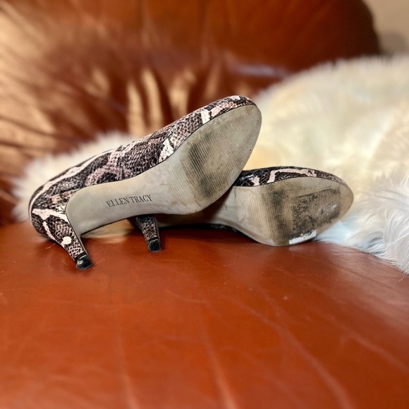 Ellen Tracy Snakeskin Heels - Picture 6 of 7